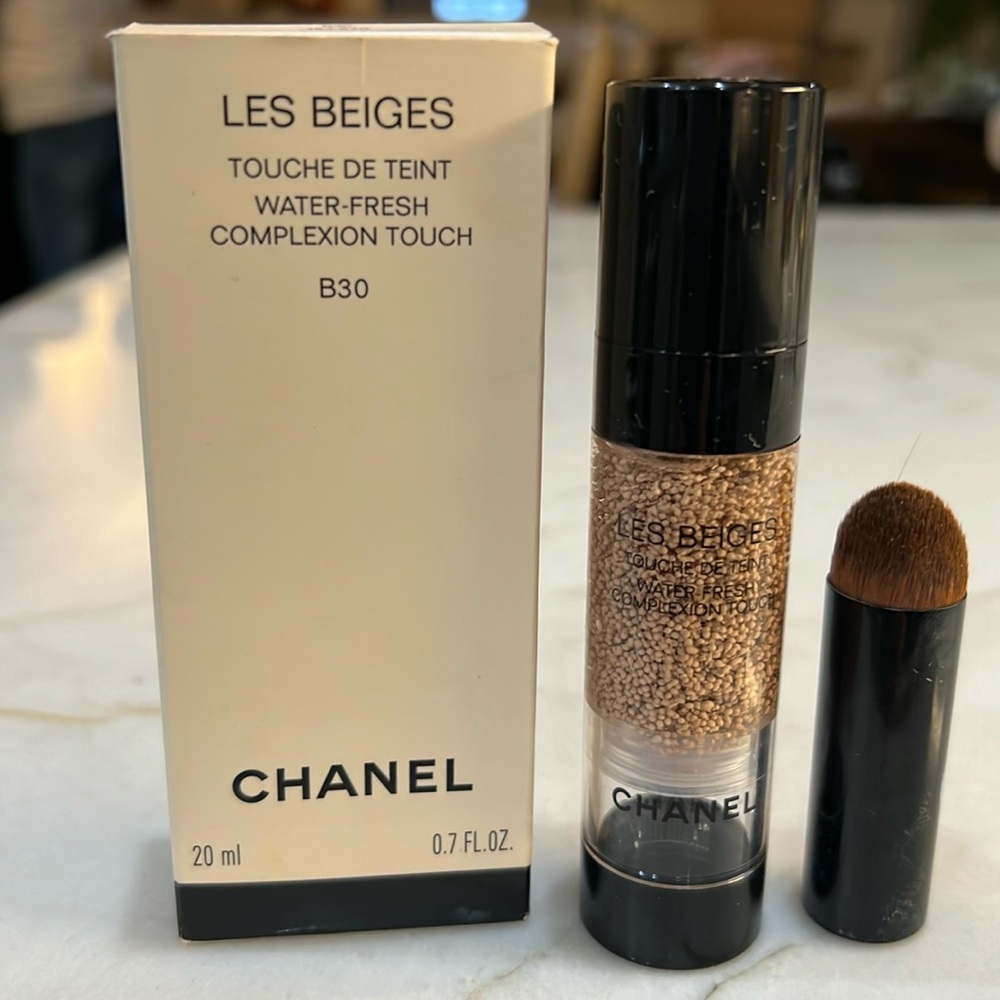 Chanel Les Beiges Water Fresh Complexion Touch B30